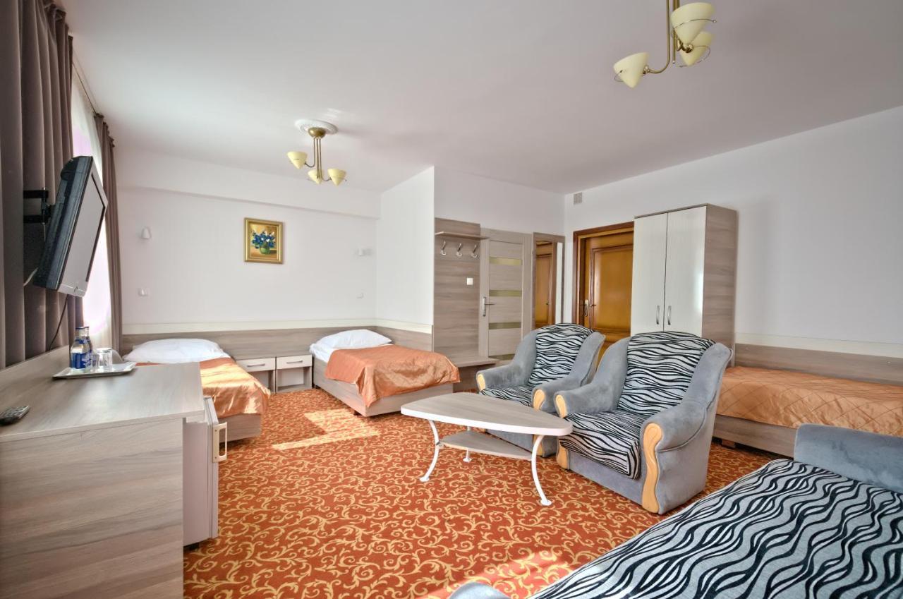 Hotel Sezam クラチュコバ エクステリア 写真