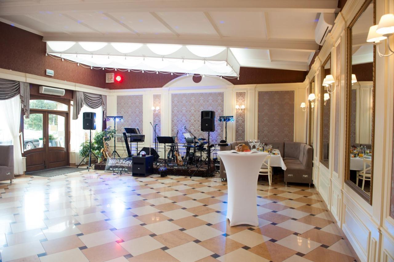 Hotel Sezam クラチュコバ エクステリア 写真