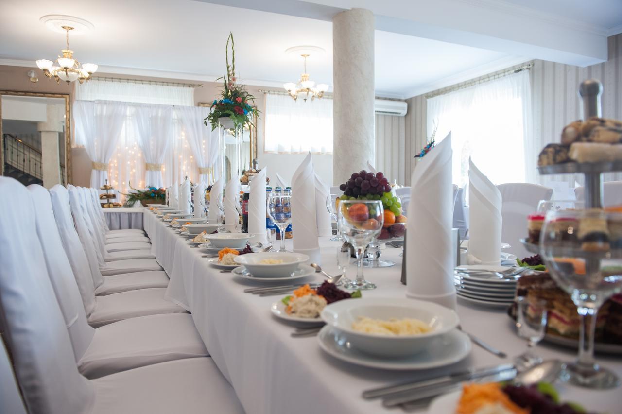 Hotel Sezam クラチュコバ エクステリア 写真